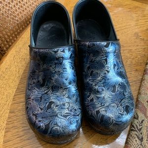 Dansko Size 42